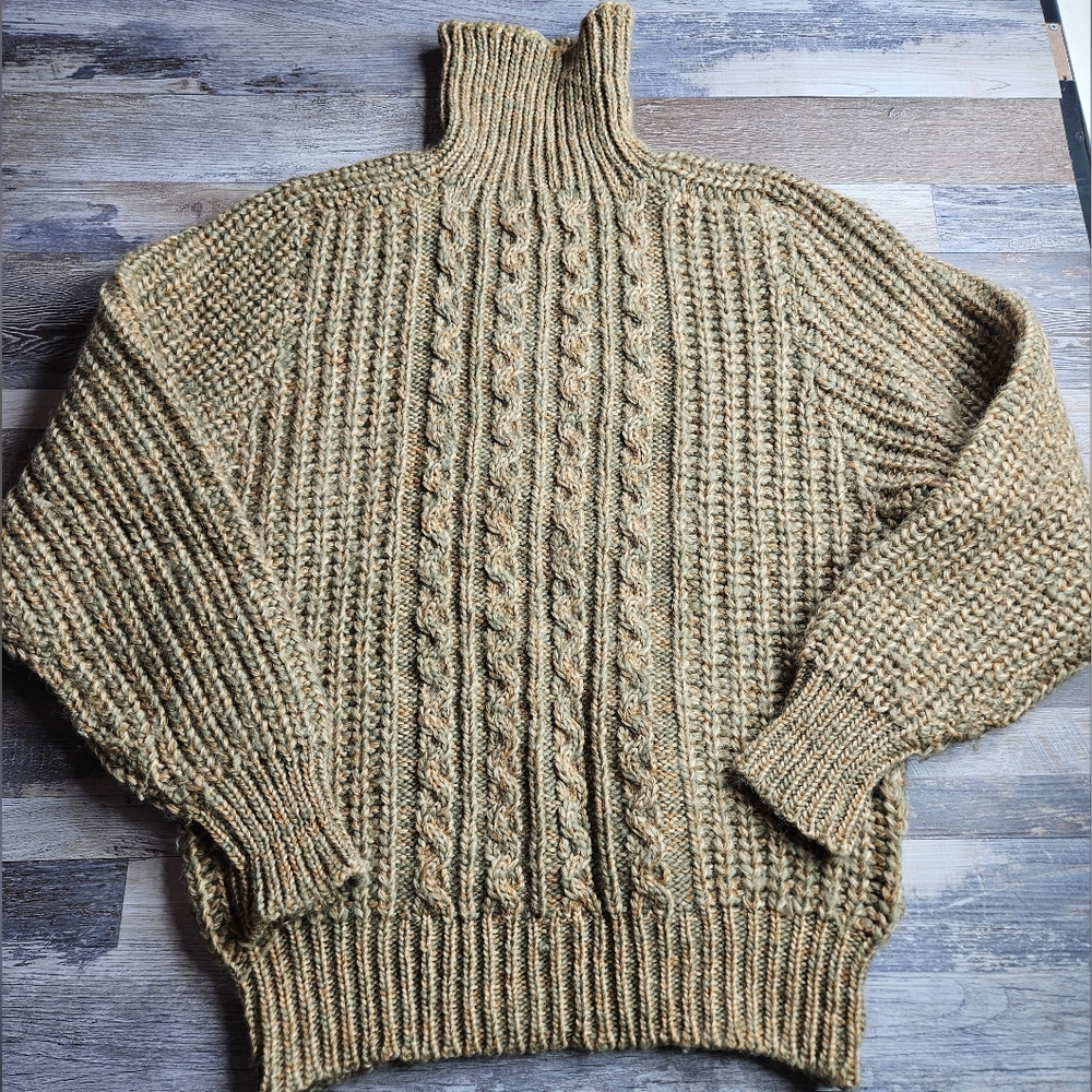 Alan Paine Made In England All Wool Size 42 Cable Knit Turtleneck Sweater